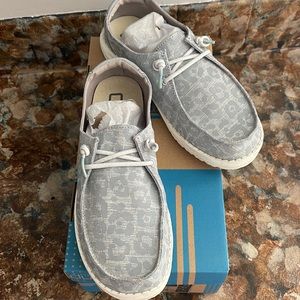 Hey Dude “Wendy” cat eye grey